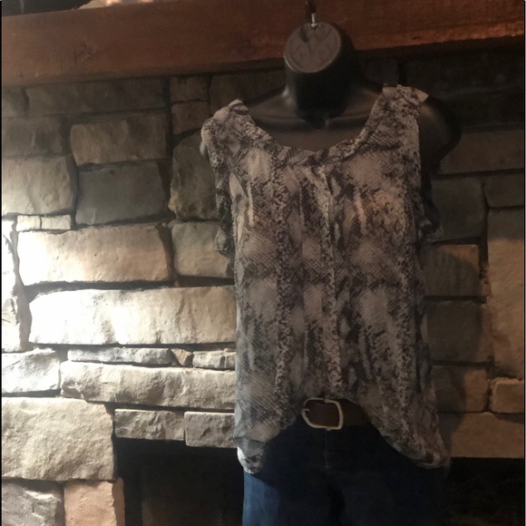 Top - Picture 2 of 8